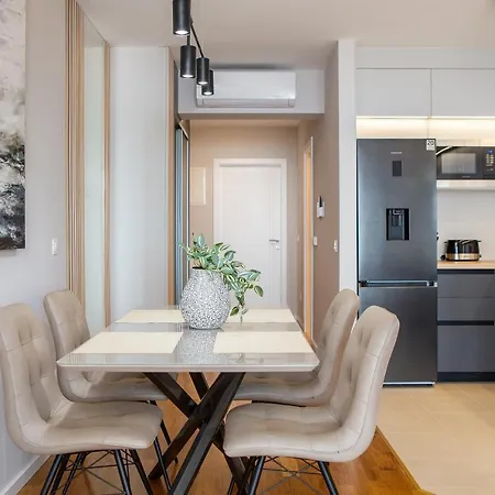 Apartment A&n - Partial Sea View And Free Parking Makarska